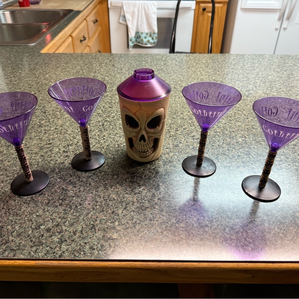 Purple Skull Cocktail Shaker Set Gothtini